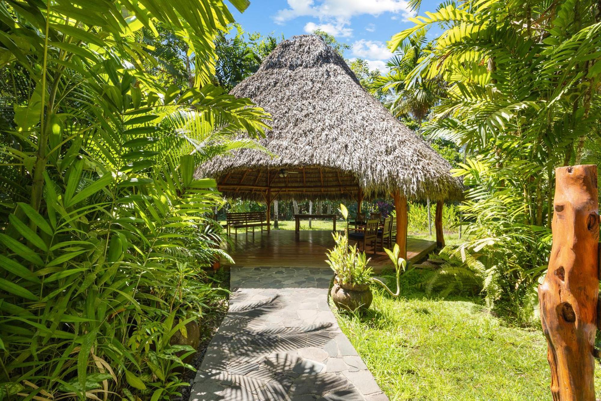 Tambor Tropical Beach Resort- Adults Only Eksteriør billede