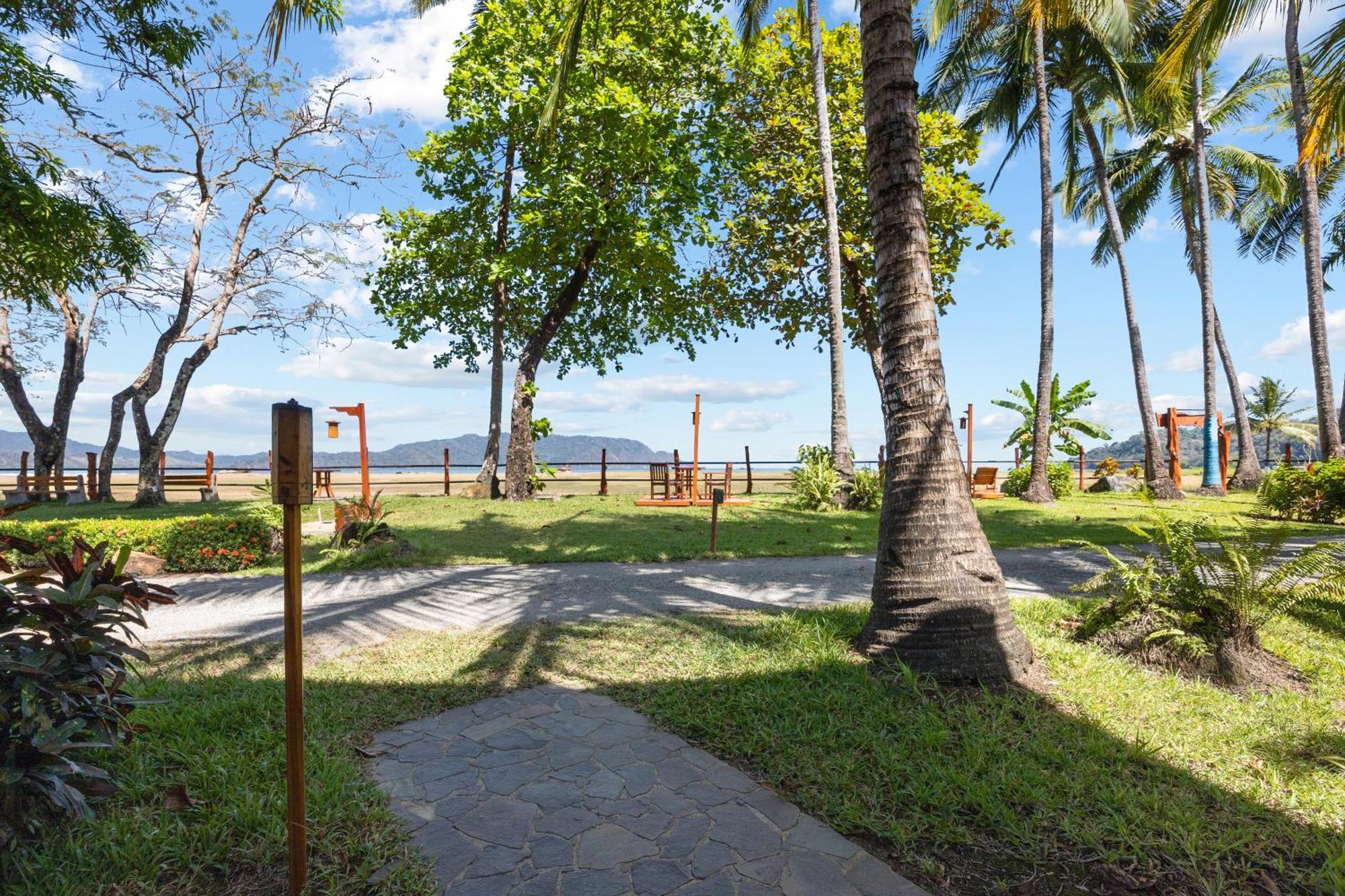 Tambor Tropical Beach Resort- Adults Only Eksteriør billede